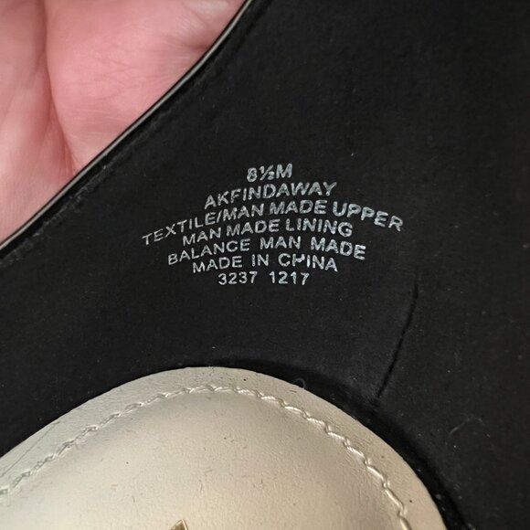 Anne Klein Scalloped Black Kitten Heels - Picture 8 of 8